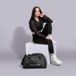 Eva & Elm Saturn Sports Bag - Image 8