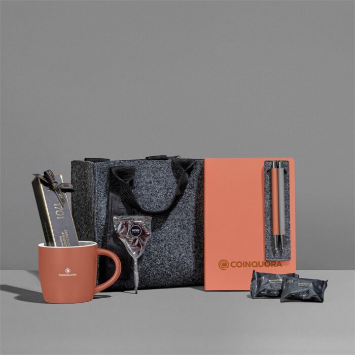 Yatta Vogue Vibes Hamper - Image 1