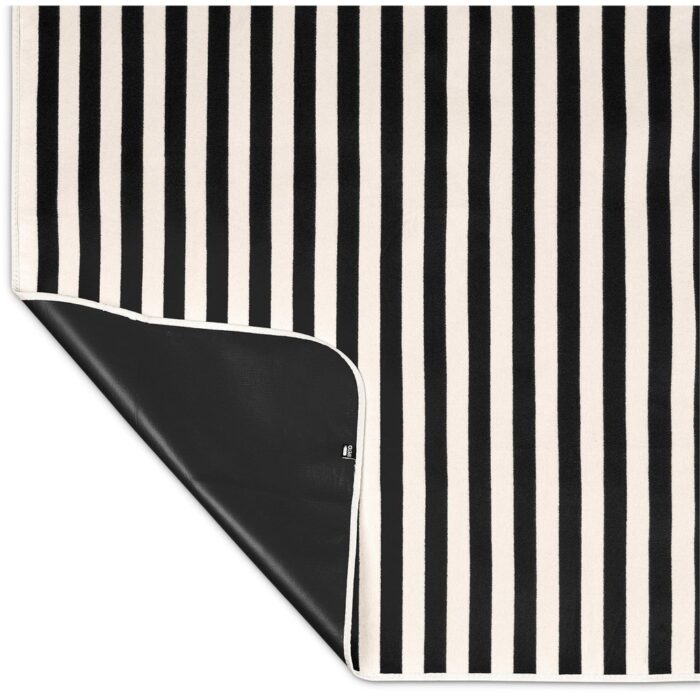 Serendipio Brookhill Picnic Blanket - Image 6